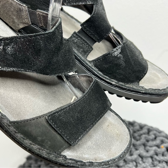 NAOT Enid Flat Sandal Black Lace Nubuck/Black Velvet Nubuck - Picture 12 of 13